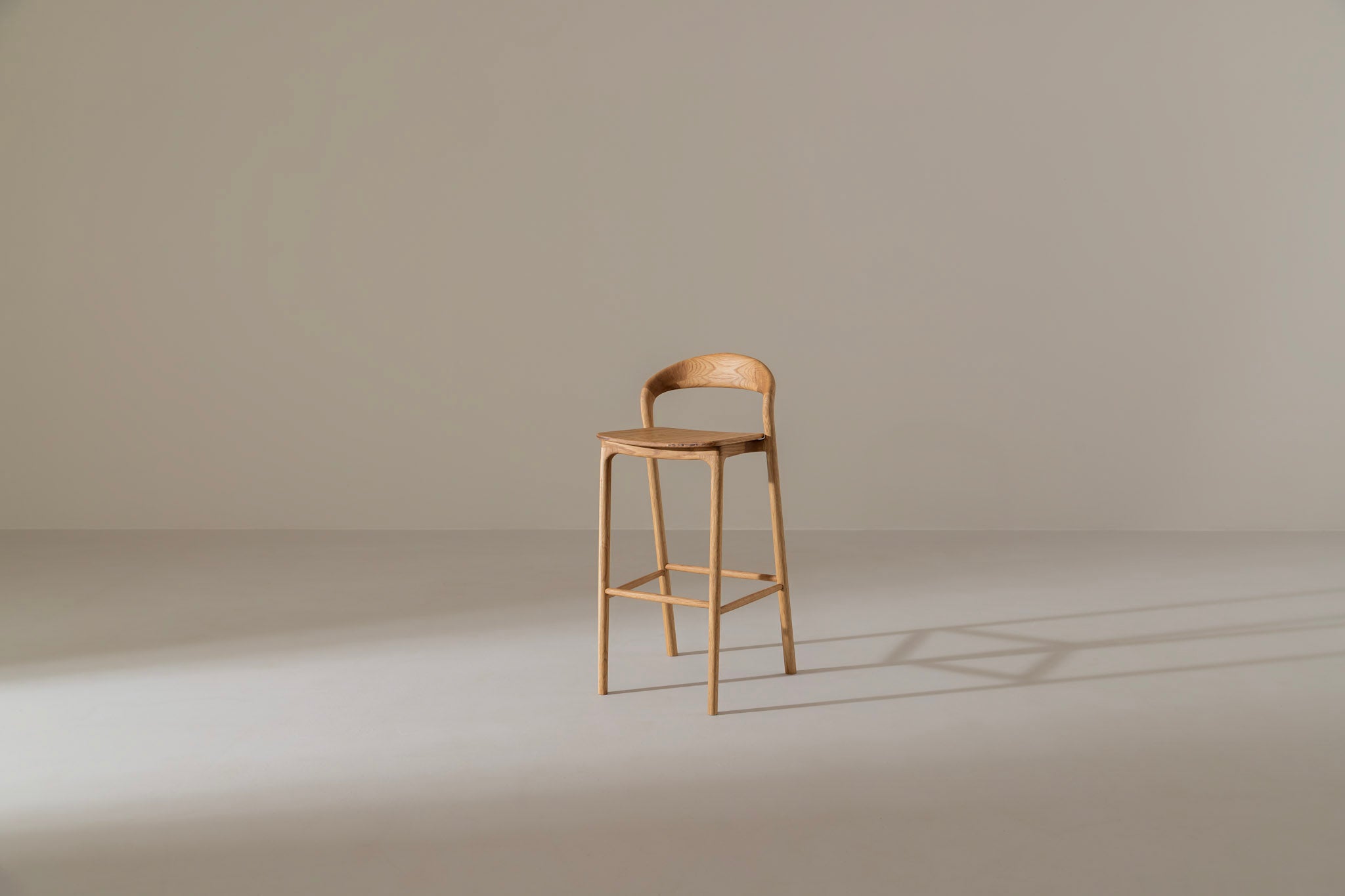LELA Hocker