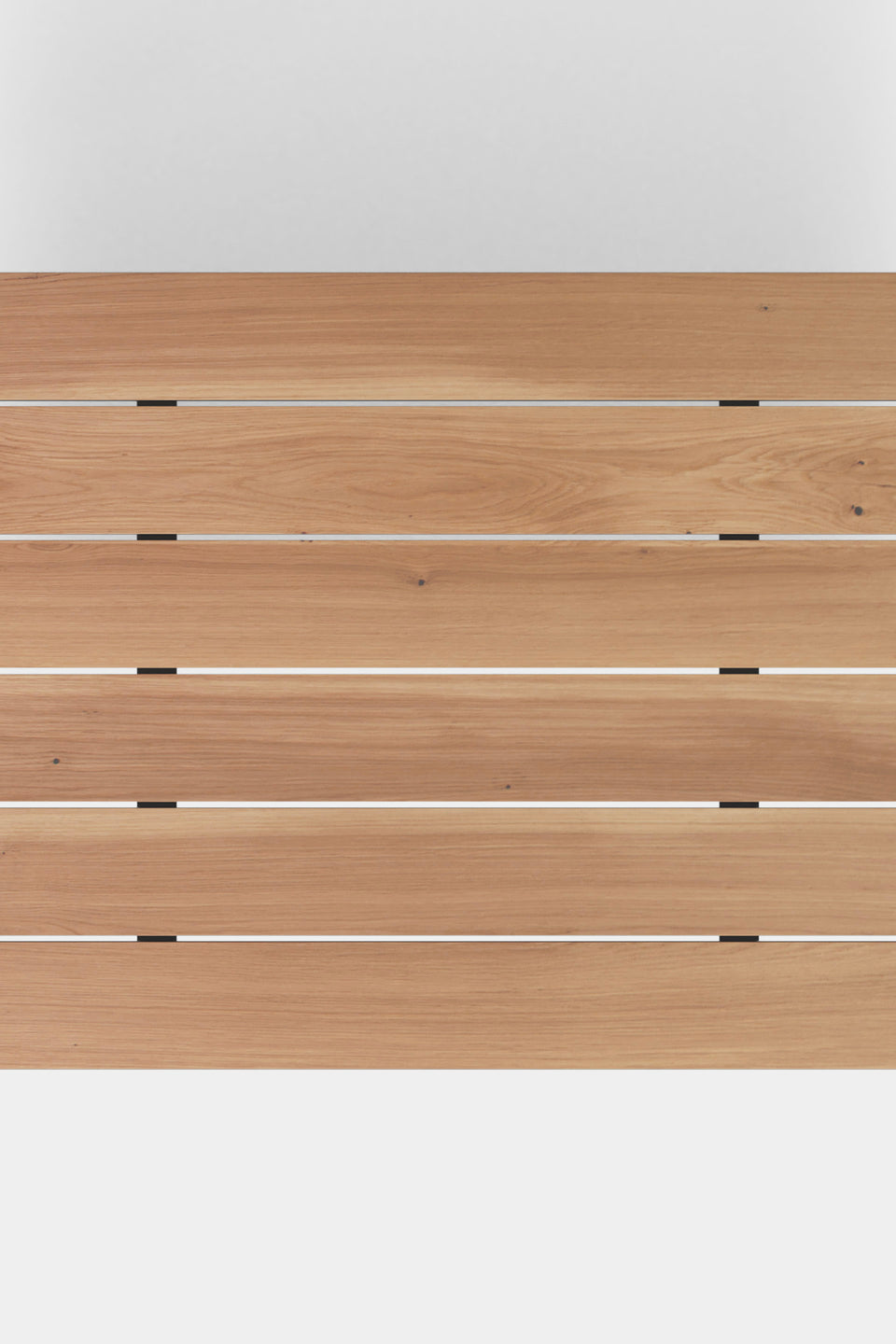 Outdoor-ready: subtle board gaps for airflow and drainage.