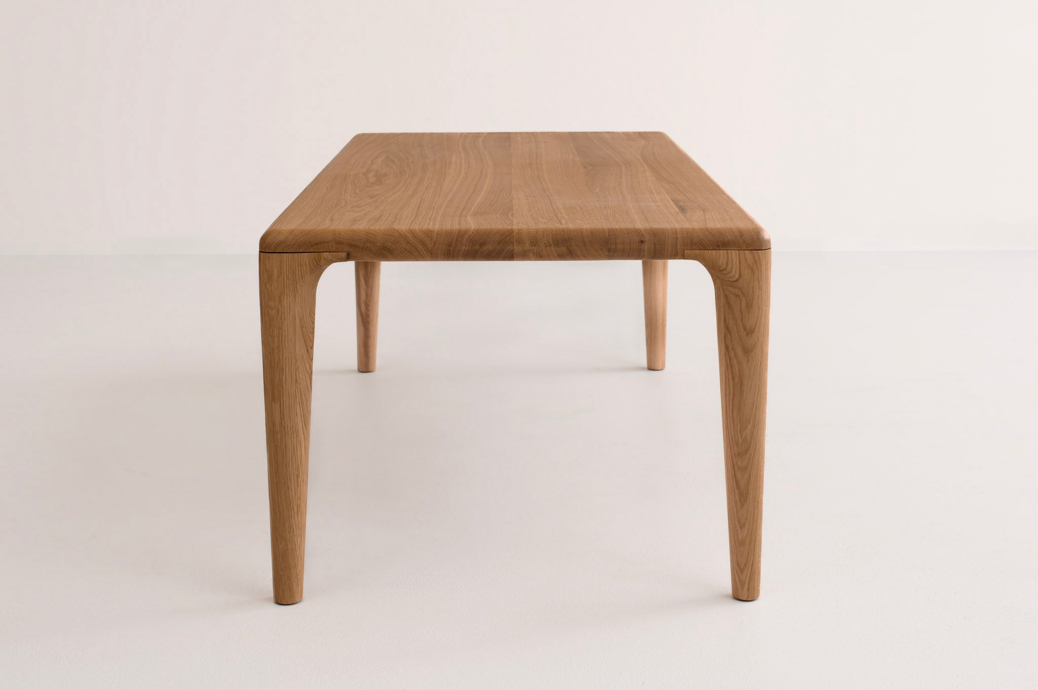 LÜNA | Table basse en chêne