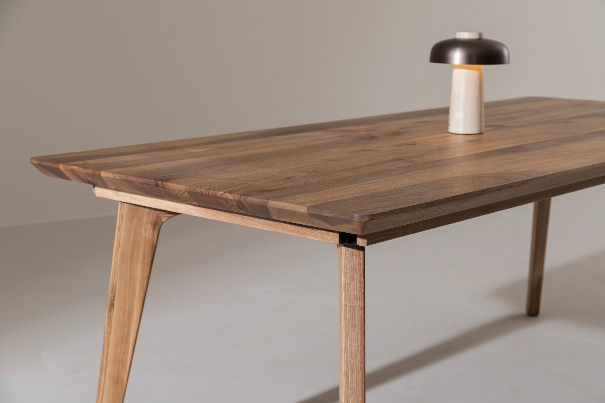 AMBER Table à manger extensible en Noyer