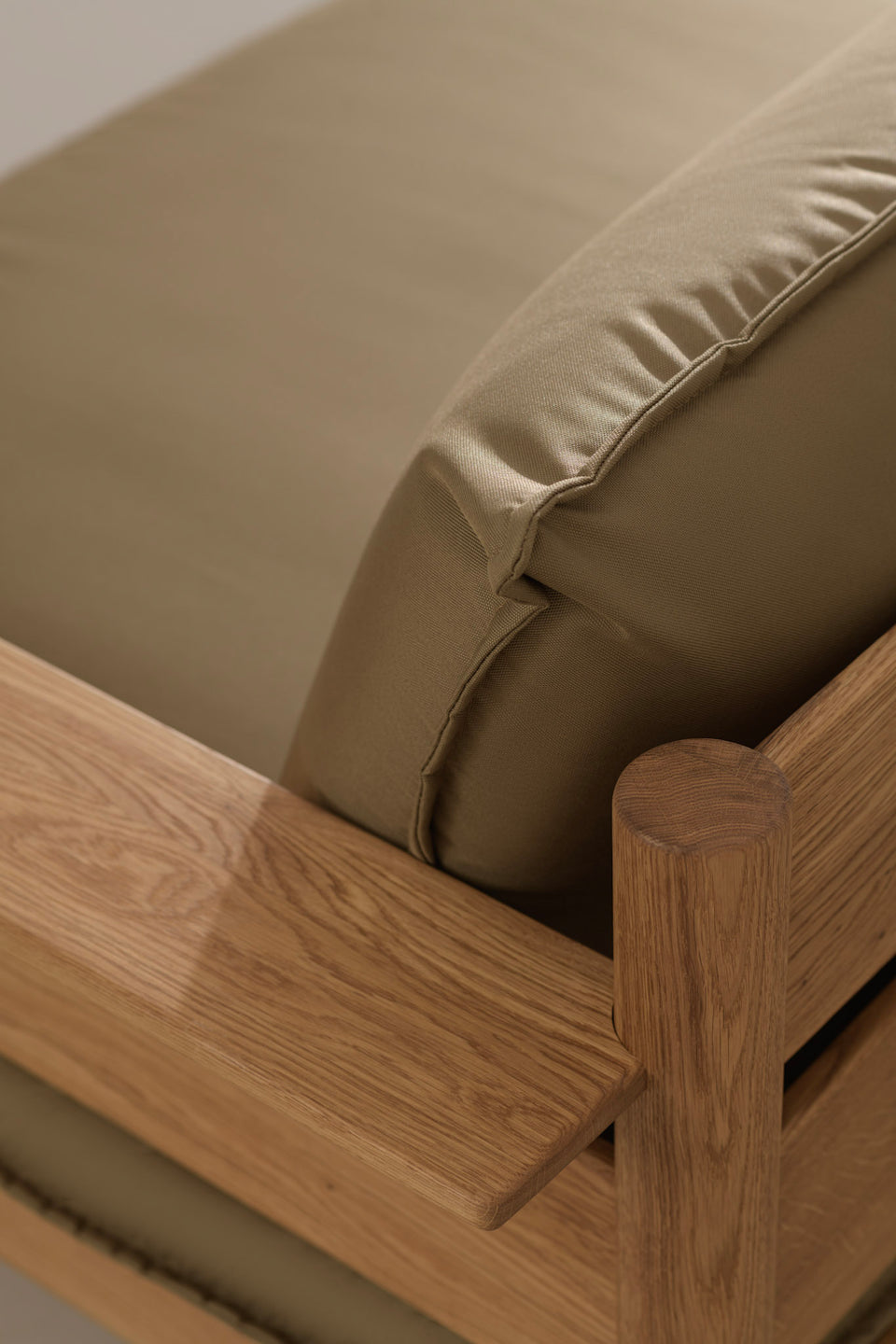 Optional ottoman for extended comfort