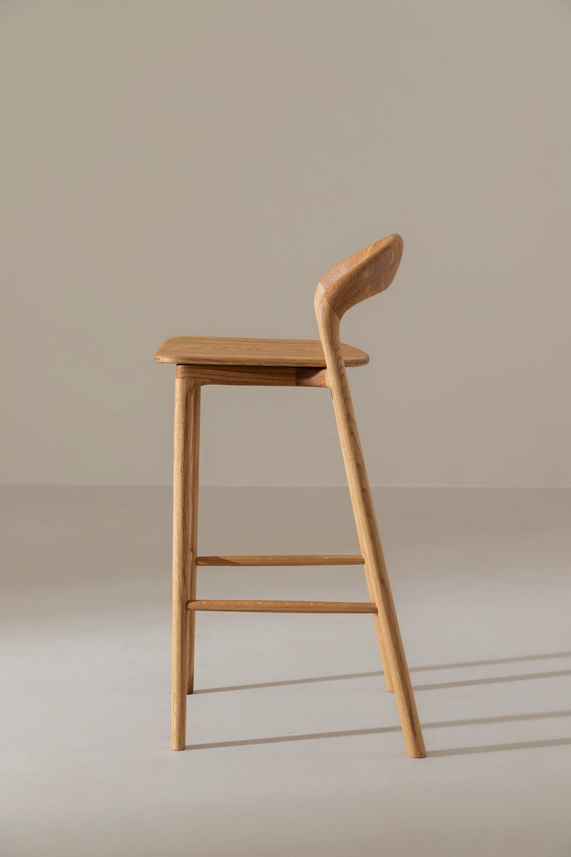 LELA Hocker