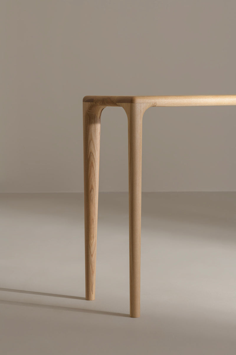 LÜNA Table Console 