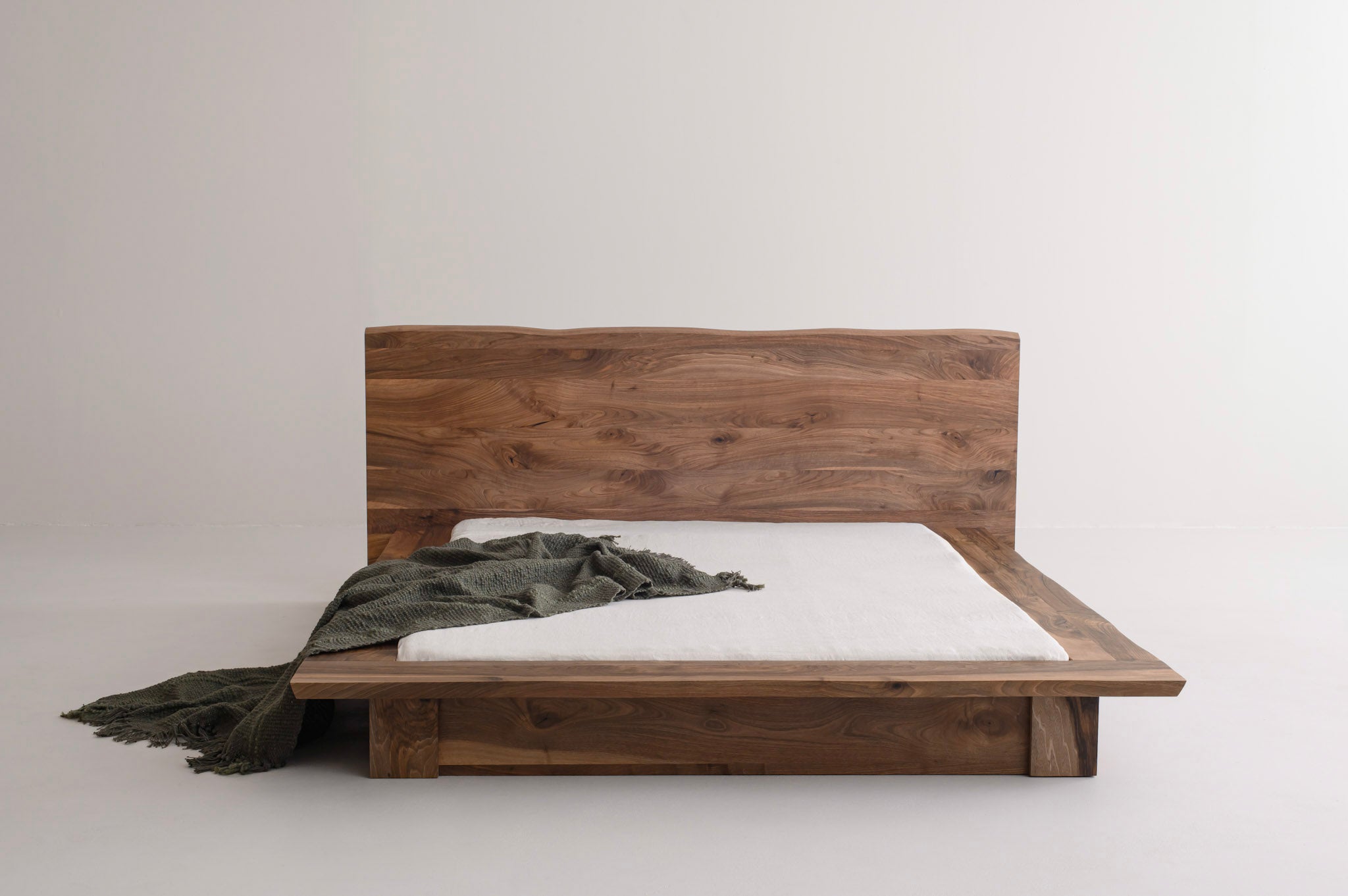 KAATJE | Bedframe