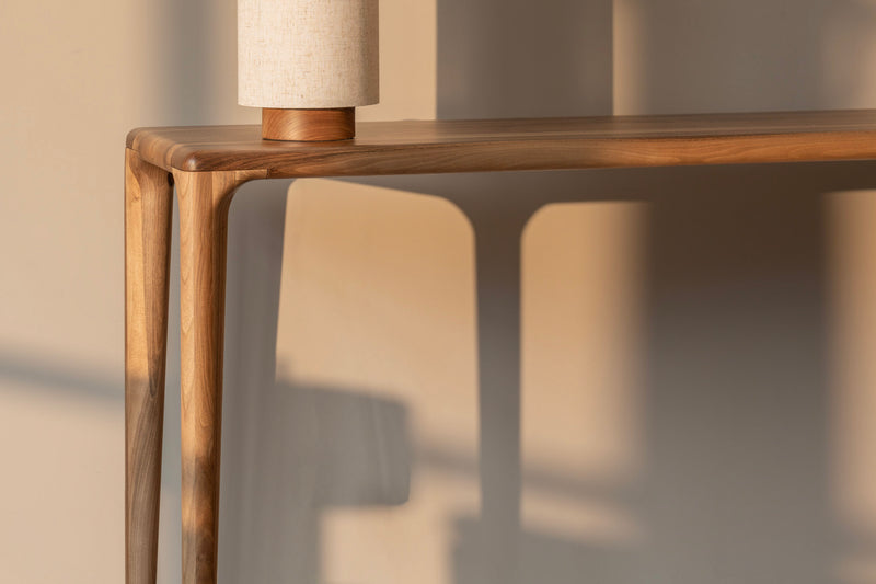 LÜNA Table Console 