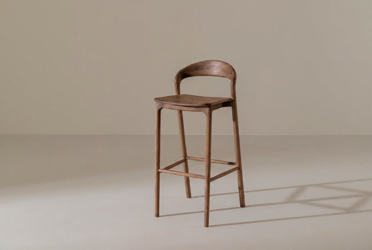 LELA Hocker